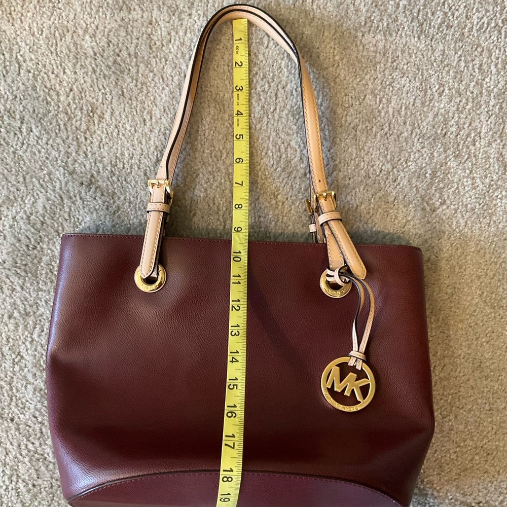 ❗️SOLD❗️Michael Kors Jet Set Medium Leather Tote - Picture 10 of 15